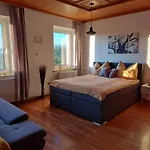 Wildkraut's Kraeuter- Und Alpakabauernhof *